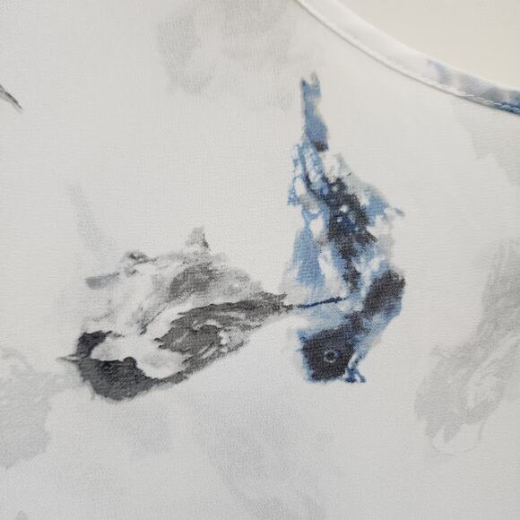 Torrid sheer short sleeve bird print shark bite hemline blouse woman's size 1X - Picture 9 of 11